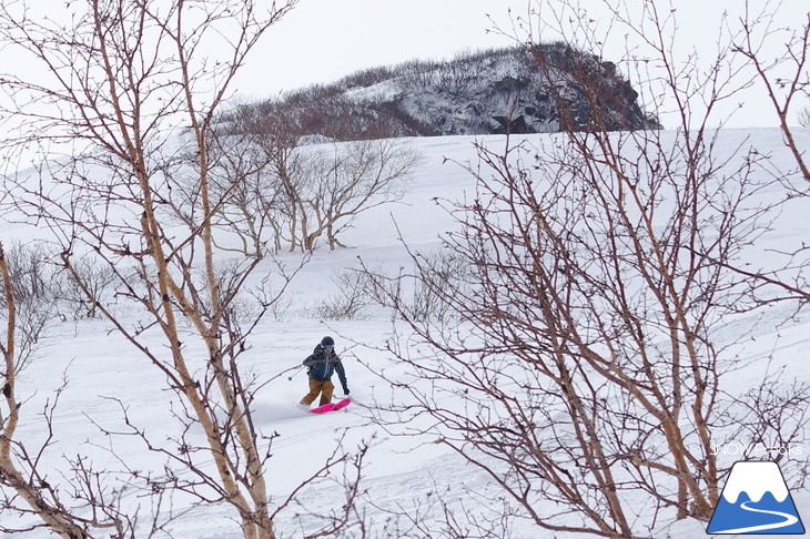 浅川誠 『春キャンプ』 奇跡のパウダースノーと出会う!! in 層雲峡黒岳ロープウェイスキー場